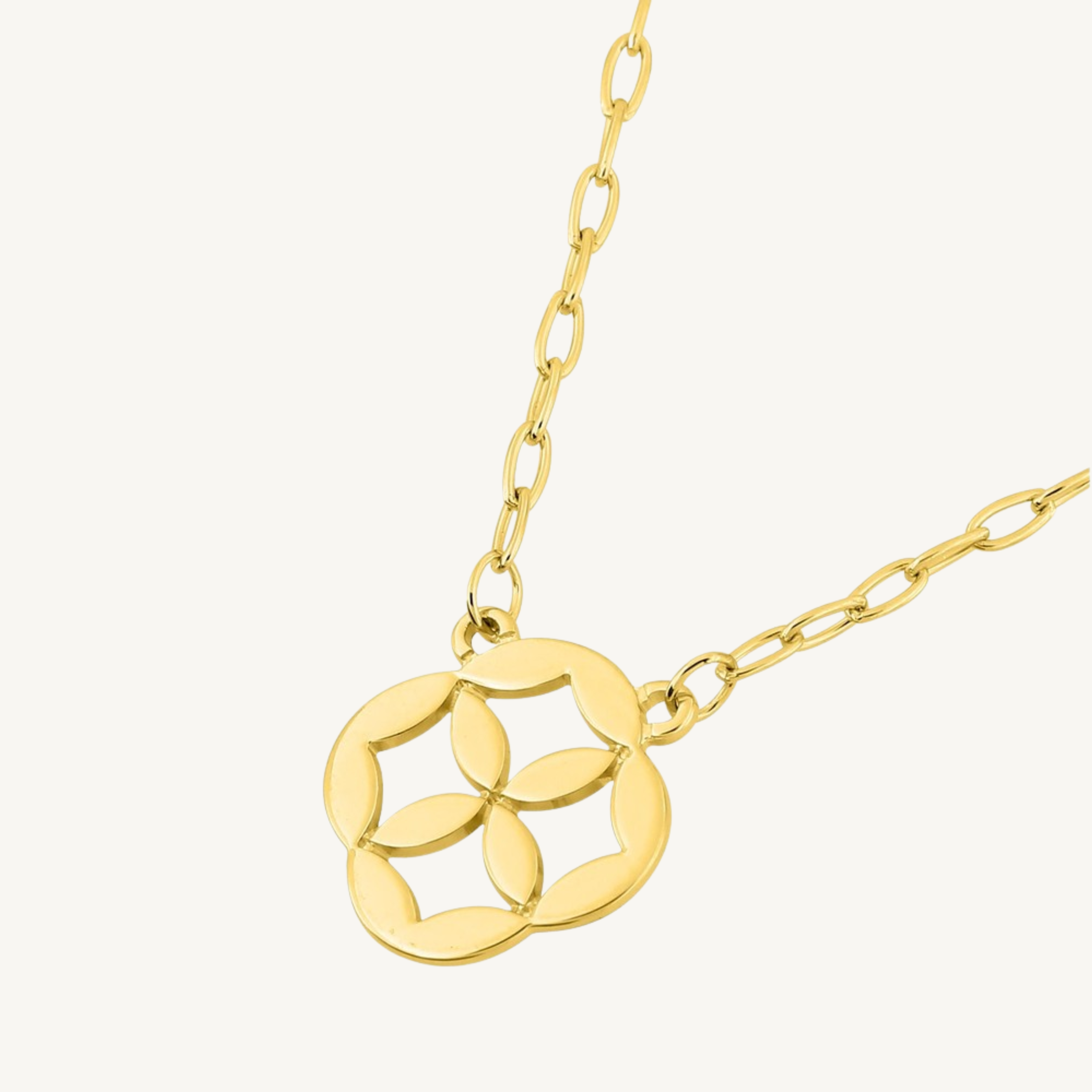 COLLIER RENIA