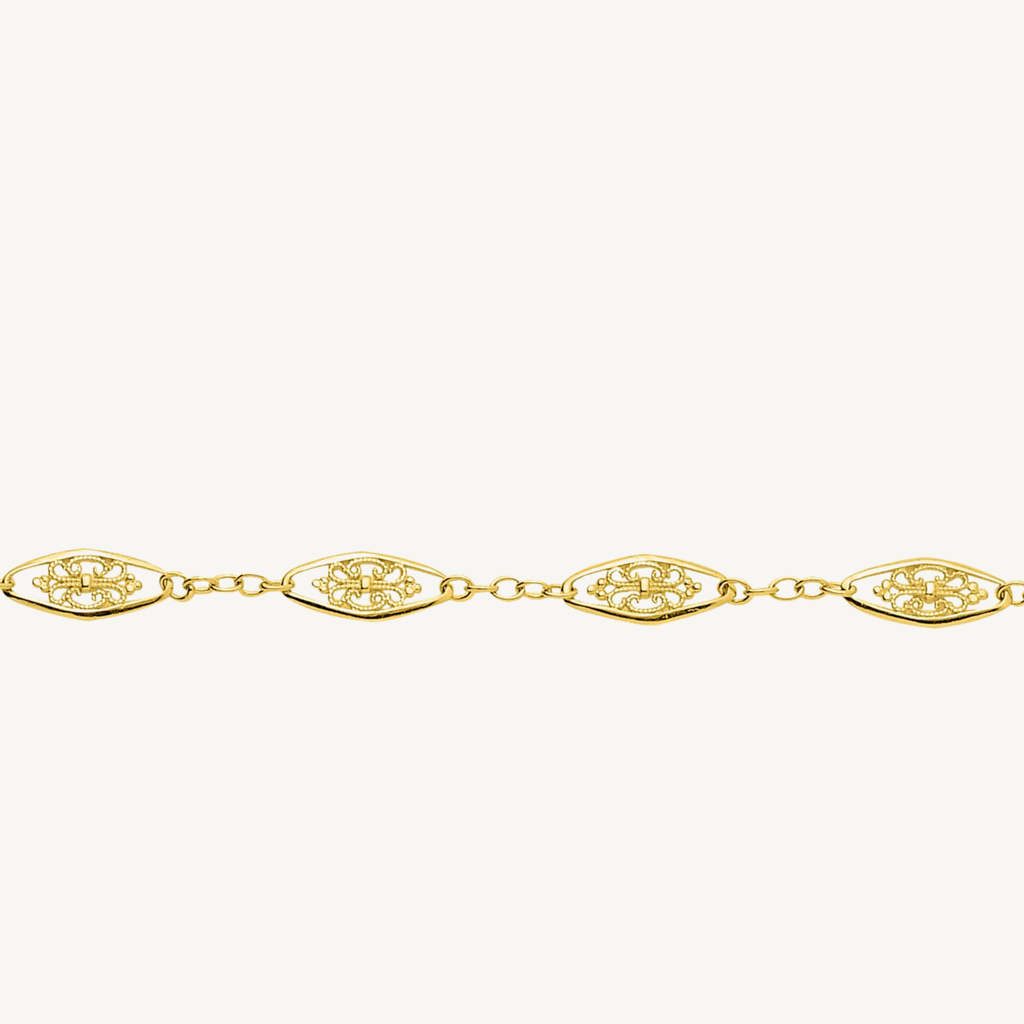 COLLIER SAYA