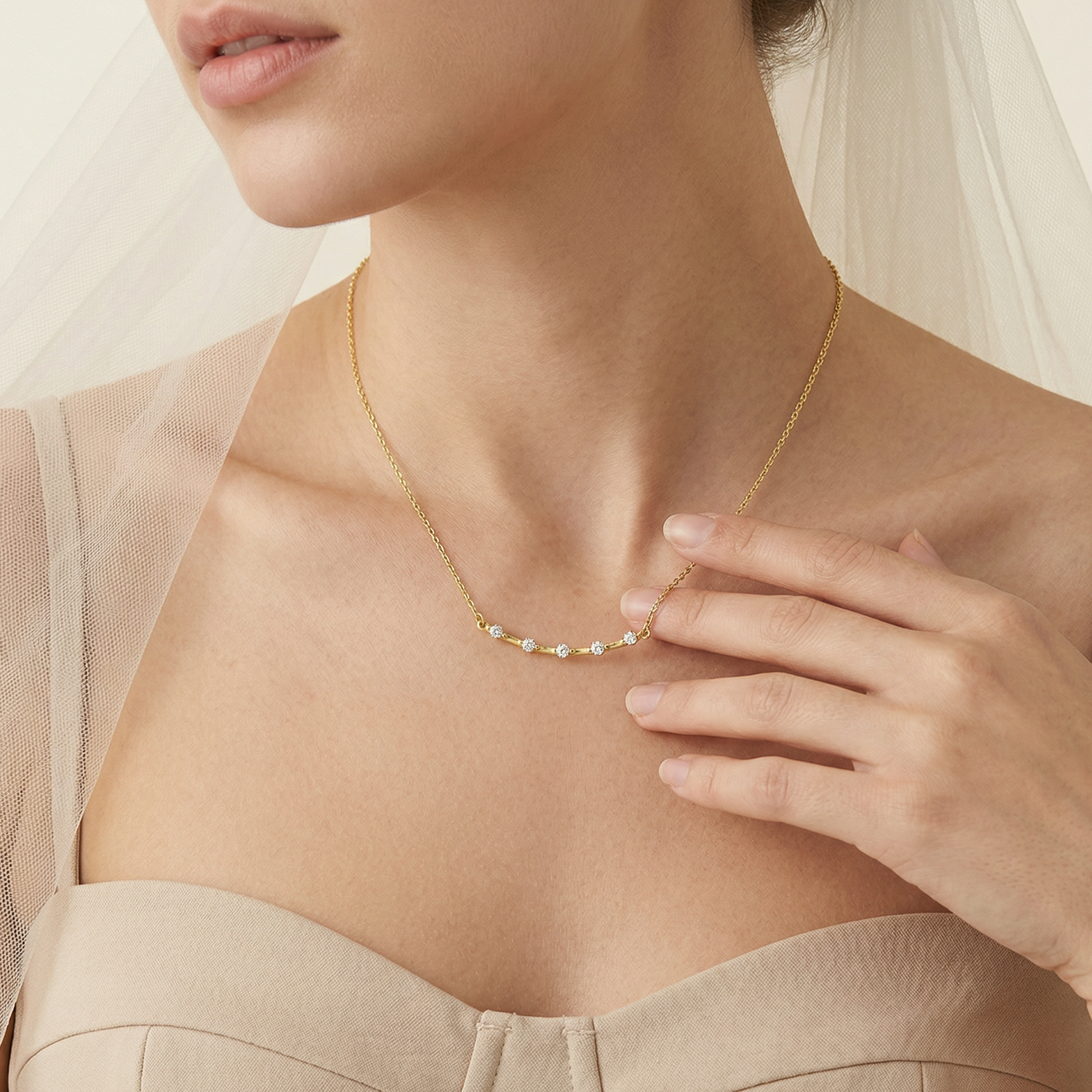 COLLIER LUMEA